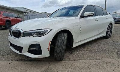2021 BMW 330E Hybrid Plug