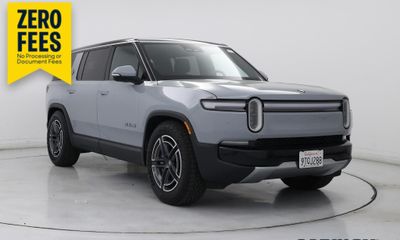 2025 Rivian R1S Adventure