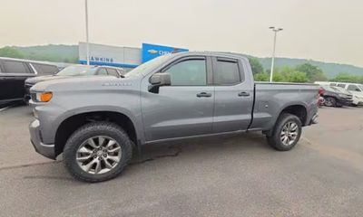 2020 Chevrolet Silverado Custom