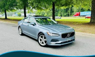2017 Volvo S90 Momentum