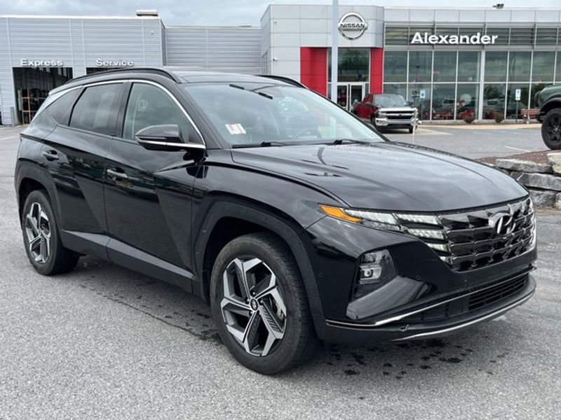 2022 Hyundai Tucson — a typically priced live listing