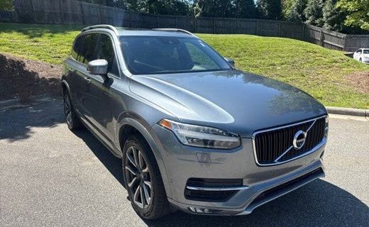 2020 Volvo XC90 Momentum