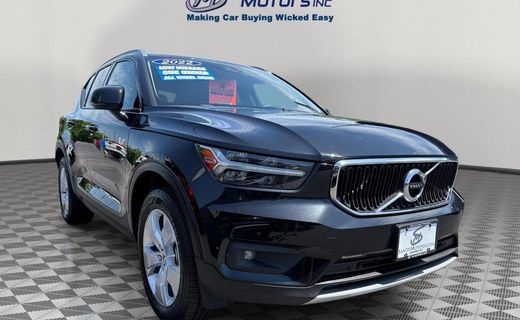 2022 Volvo XC40 Momentum