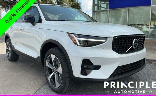2026 Volvo XC40 Plus Dark