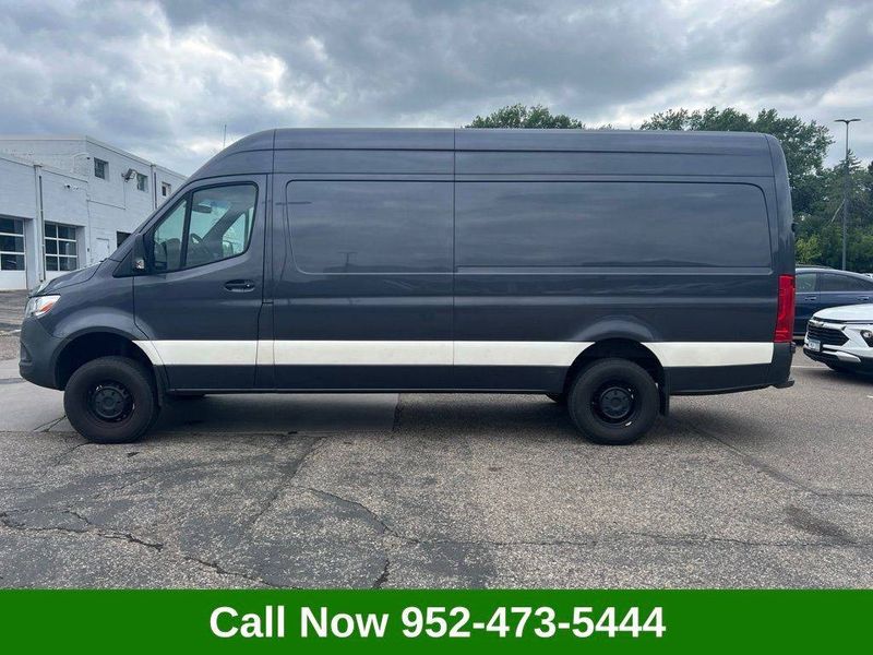 2021 Freightliner Sprinter — a typically priced live listing