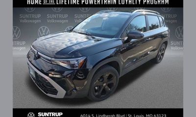 2025 Volkswagen Taos 4Motion SEL