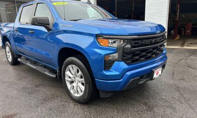 2023 Chevrolet Silverado Custom