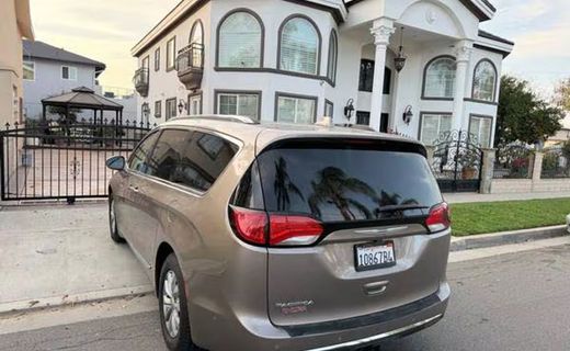 2018 Chrysler Pacifica Touring L Plus