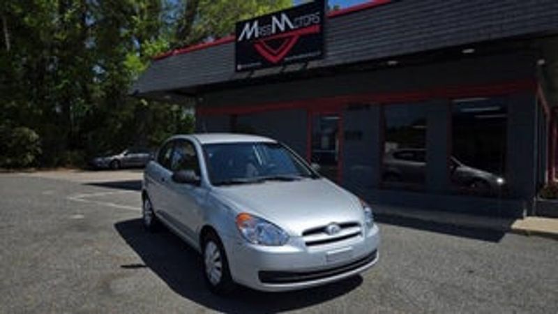 2008 Hyundai Accent — a typically priced live listing