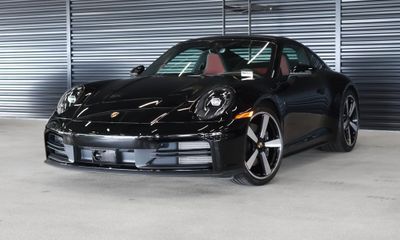 2025 Porsche 911 Carrera