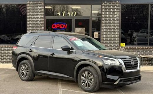 2022 Nissan Pathfinder SV