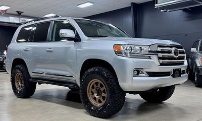 2016 Toyota Land Cruiser VX R