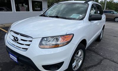2011 Hyundai Santa FE GL Middle LOW