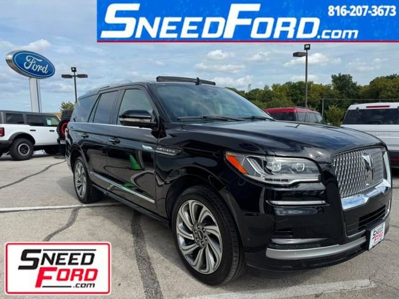 2022 Lincoln Navigator — a typically priced live listing