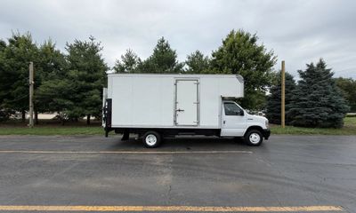 2023 Ford E-450 Super Duty