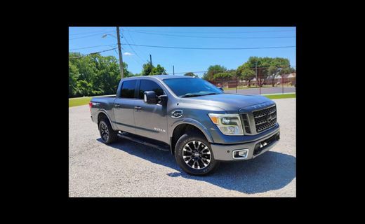 2017 Nissan Titan SV