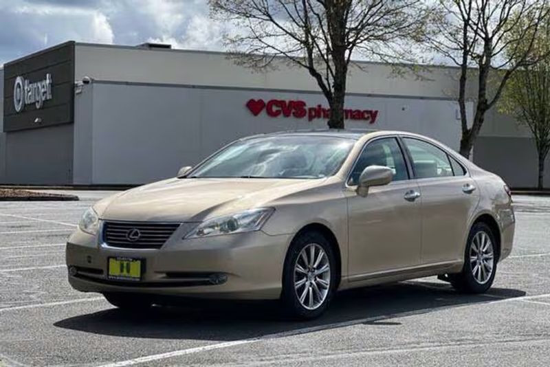 2007 Lexus ES — a typically priced live listing