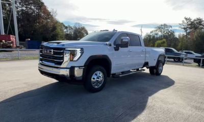 2024 GMC Sierra HD SLT