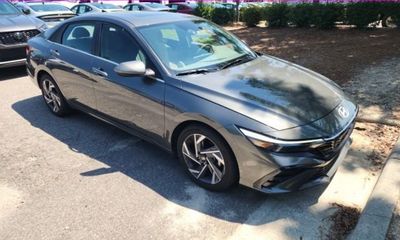 2025 Hyundai Elantra SEL Convenience