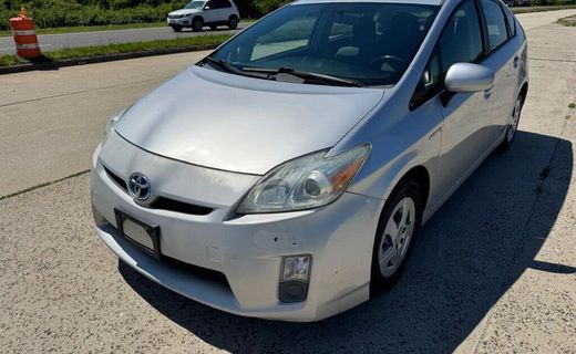 2010 Toyota Prius Three