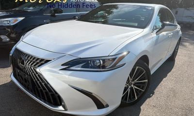 2023 Lexus ES 250 Premium