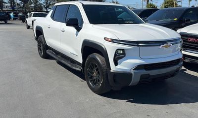 2026 Chevrolet Silverado 2LT