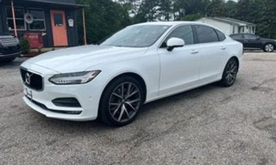 2020 Volvo S90 Momentum