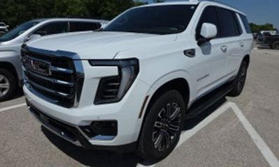 2025 GMC Yukon Elevation