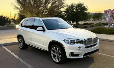 2017 BMW X5 XDRIVE40E