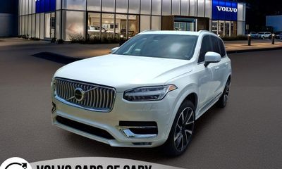2025 Volvo XC90 Plus Bright