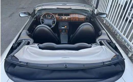 1998 Jaguar XK8
