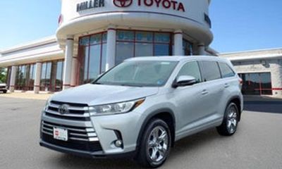2020 Toyota Highlander LE
