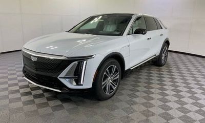 2026 Cadillac Lyriq Sport