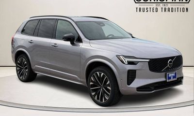 2026 Volvo XC90 Ultra Dark