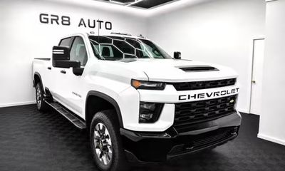 2023 Chevrolet Silverado HD Custom