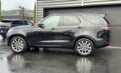 2025 Land Rover Discovery P300 Dyanmic SE