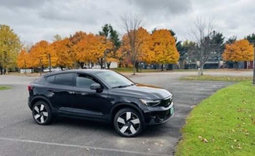 2023 Volvo C40 Ultimate Dark