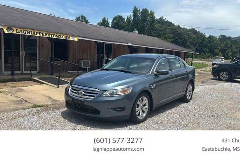 2010 Ford Taurus — a typically priced live listing