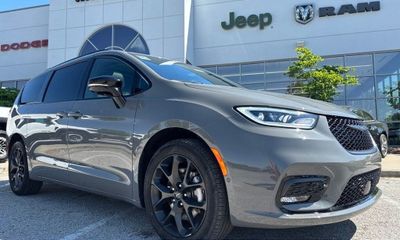 2025 Chrysler Pacifica Limited