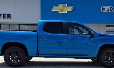 2023 Chevrolet Silverado RST