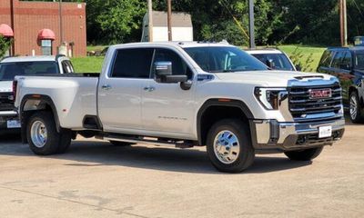 2024 GMC Sierra HD SLT