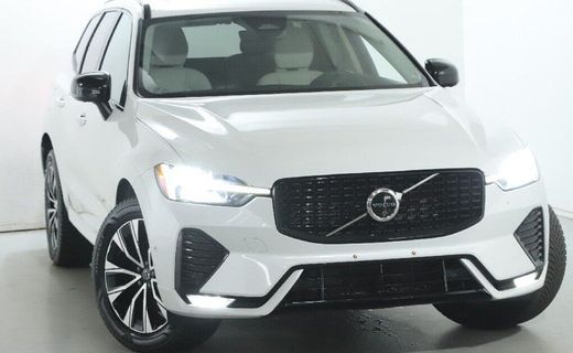 2024 Volvo XC60 Plus Dark
