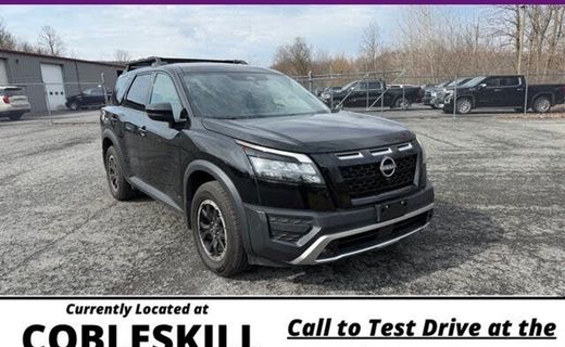 2023 Nissan Pathfinder SV