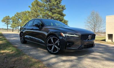 2023 Volvo S60 Plus Dark With
