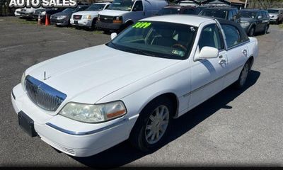 2009 Lincoln Town CAR Signature Limited