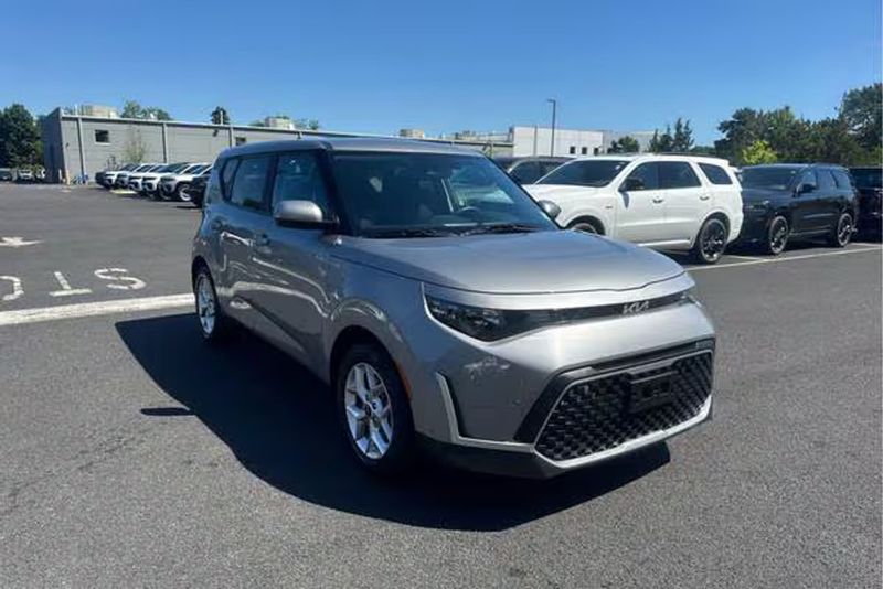 2023 Kia Soul — a typically priced live listing