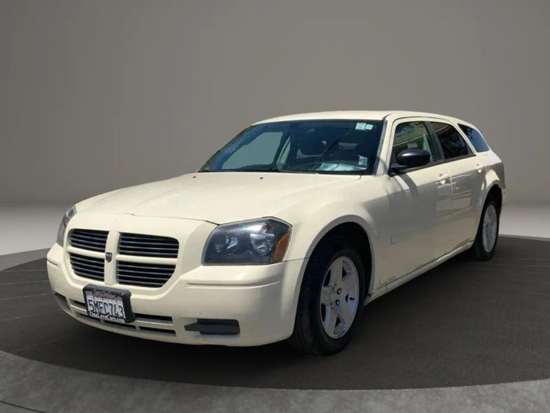 2005 Dodge Magnum — a typically priced live listing