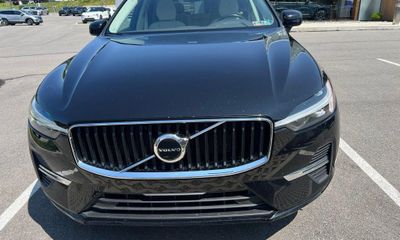 2022 Volvo XC60 Momentum
