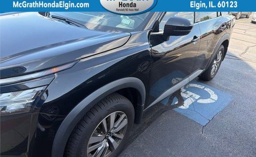 2022 Nissan Pathfinder SL