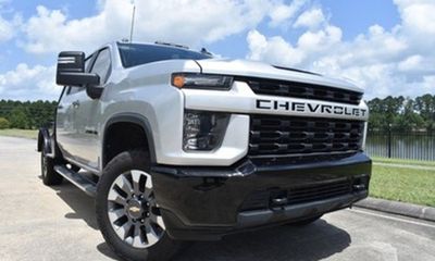 2022 Chevrolet Silverado HD Custom
